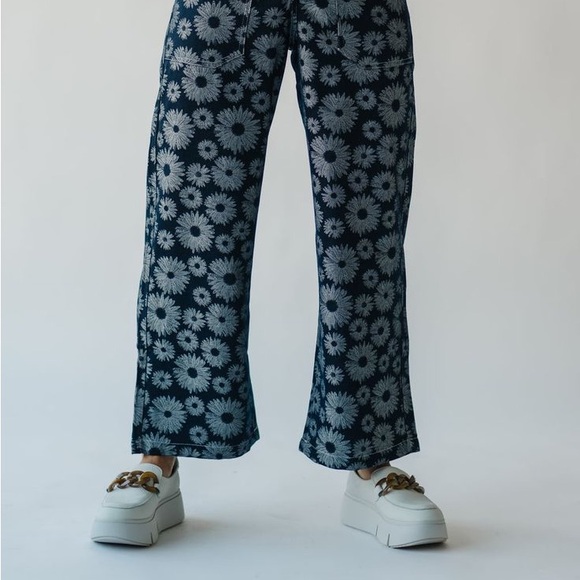 Floral Denim Pants - Picture 2 of 5